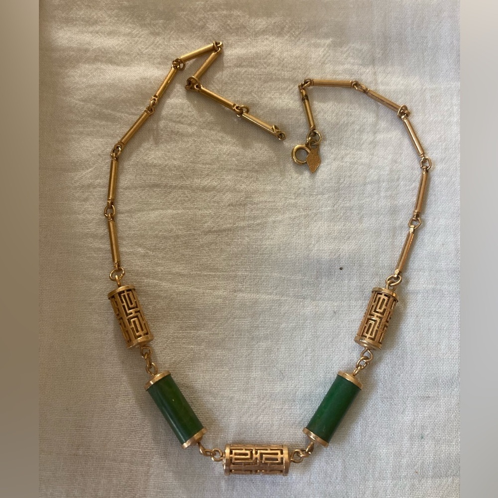 Sarah Coventry Faux Jade Necklace - Picture 3 of 9